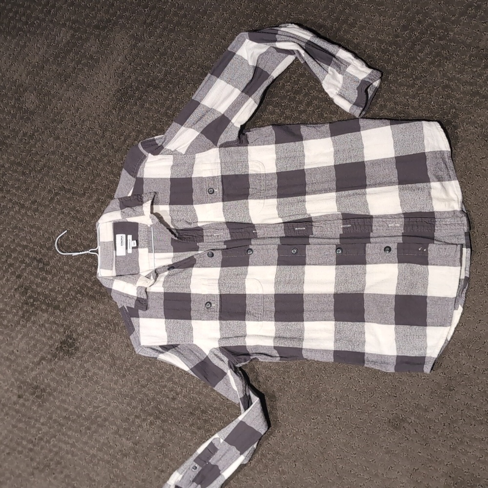 Men's Black and white long sleeve flannel shirt